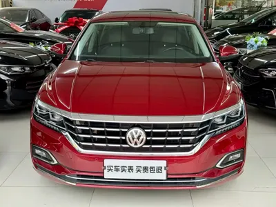 Volkswagen Passat 2019, 93200 км, за 11184.98 USD
