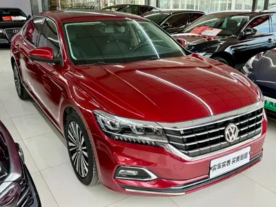 Volkswagen Passat 2019, 93200 км, за 11184.98 USD