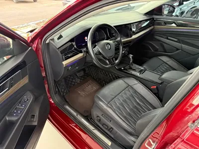 Volkswagen Passat 2019, 93200 км, за 11184.98 USD