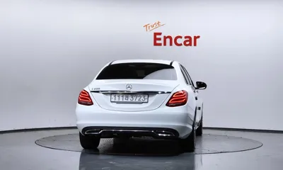 Mercedes-Benz C-Class 2018, 53074 км, за 10906.94 USD