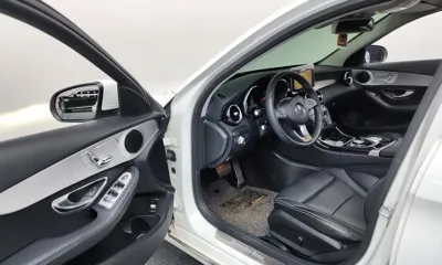 Mercedes-Benz C-Class 2018, 53074 км, за 10906.94 USD - фото 10