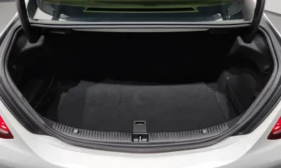 Mercedes-Benz C-Class 2018, 53074 км, за 10906.94 USD - фото 16