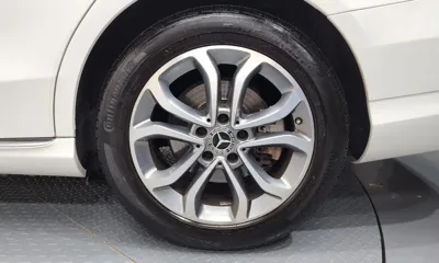 Mercedes-Benz C-Class 2018, 53074 км, за 10906.94 USD - фото 21