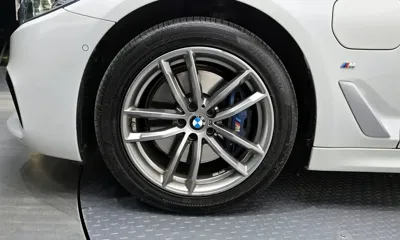BMW 5-Series 2020, 61487 км, за 24127.46 USD