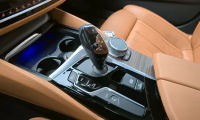 BMW 5-Series 2020, 61487 км, за 24127.46 USD - фото 9
