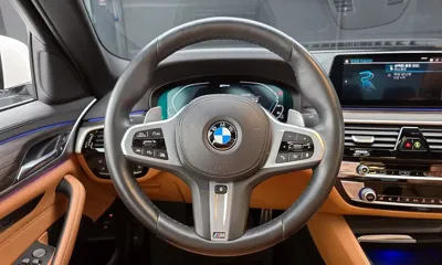 BMW 5-Series 2020, 61487 км, за 24127.46 USD - фото 13