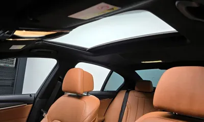 BMW 5-Series 2020, 61487 км, за 24127.46 USD - фото 18