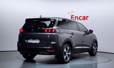 Peugeot 5008 2022, 53002 км, за 16214.1 USD