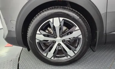 Peugeot 5008 2022, 53002 км, за 16214.1 USD