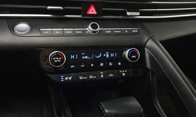 Hyundai Avante 2022, 72459 км, за 10505.45 USD - фото 16