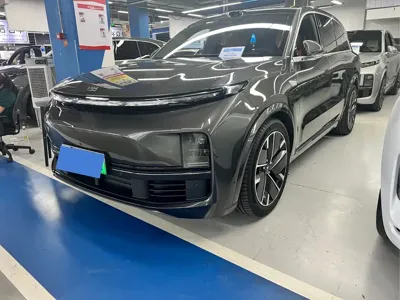 Li Auto Li L8 · 2025 год