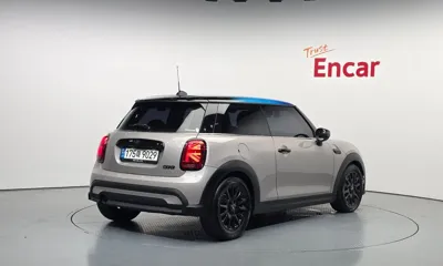 MINI Cooper 2022, 51173 км, за 12156.27 USD