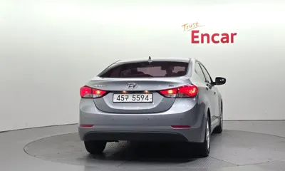 Hyundai Avante 2015, 68725 км, за 4966.88 USD