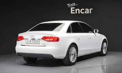 Audi A4 2012, 179464 км, за 2620.86 USD