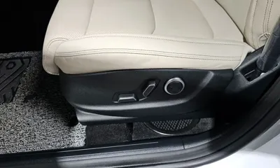 Genesis GV70 2023, 47095 км, за 23756.07 USD - фото 32