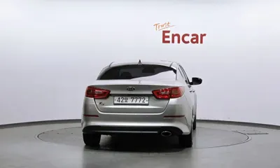 Kia K5 2014, 124311 км, за 3576.16 USD