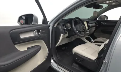 Volvo XC40 2025, 13018 км, за 28344.89 USD - фото 11