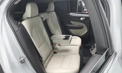 Volvo XC40 2025, 13018 км, за 28344.89 USD - фото 12