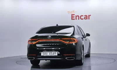 Hyundai Grandeur 2018, 103330 км, за 9184.01 USD