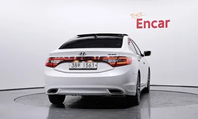 Hyundai Grandeur 2014, 118784 км, за 5675.59 USD