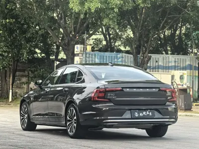 Volvo S90 2024, 42000 км, за 22630.52 USD