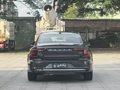 Volvo S90 2024, 42000 км, за 22630.52 USD