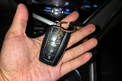 Toyota Camry 2018, 107100 км, за 12749 USD - фото 17