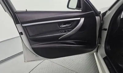BMW 3-Series 2018, 133230 км, за 11636.22 USD - фото 24