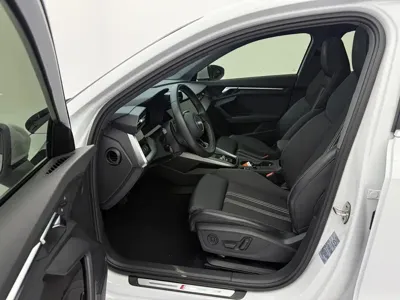 Audi A3 2023, 21000 км, за 22713.27 USD - фото 21