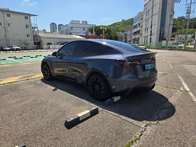 Tesla Model Y 2022, 39038 км, за 32573.31 USD