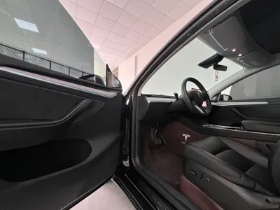 Tesla Model Y 2024, 55000 км, за 24871.42 USD - фото 11