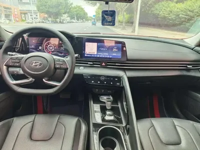 Hyundai Elantra 2021, 60000 км, за 7483.05 USD