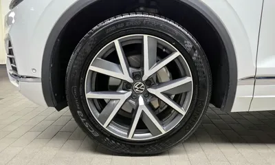 Volkswagen Touareg 2022, 88147 км, за 33434.04 USD