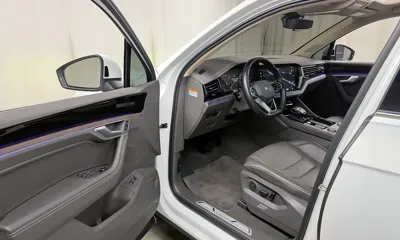 Volkswagen Touareg 2022, 88147 км, за 33434.04 USD - фото 11