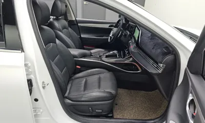 Hyundai Grandeur 2020, 74774 км, за 15288.17 USD - фото 12