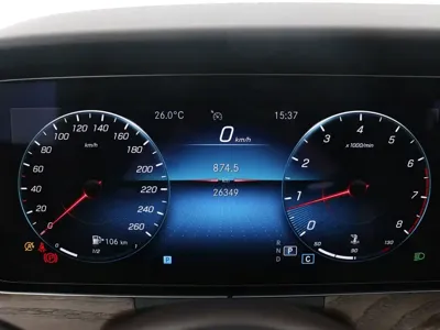 Mercedes-Benz E-Class 2022, 26000 км, за 41052.76 USD - фото 6