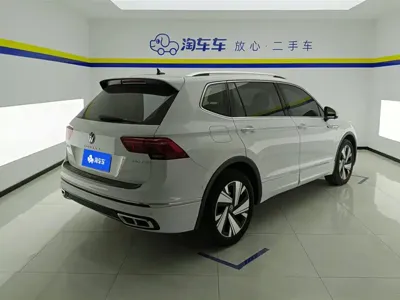 Volkswagen Tiguan L 2023, 62500 км, за 19125.06 USD
