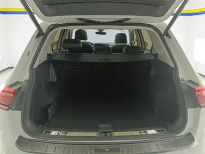 Volkswagen Tiguan L 2023, 62500 км, за 19125.06 USD