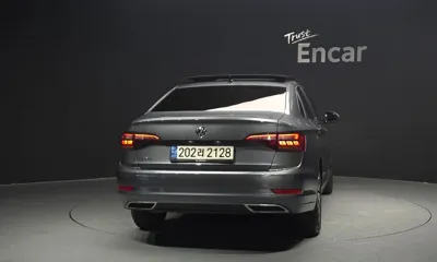 Volkswagen Jetta 2021, 38378 км, за 14976.88 USD