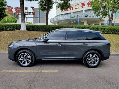 Lincoln Corsair 2025, 10000 км, за 23219.09 USD