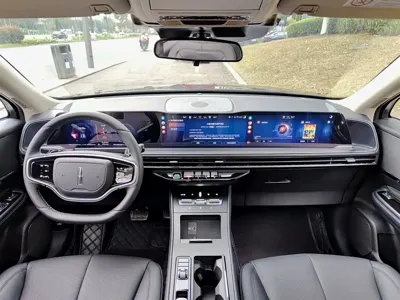 Lincoln Corsair 2025, 10000 км, за 23219.09 USD - фото 6