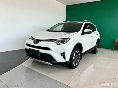 Toyota RAV4 · 2017 год