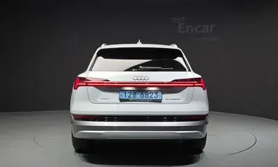 Audi e-tron 2022, 68149 км, за 29217.37 USD