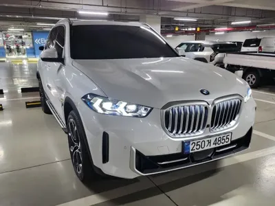 BMW X5 2025, 2500 км, за 35071.02 USD