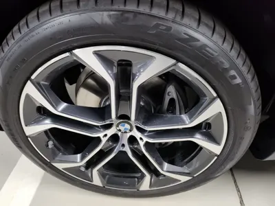 BMW X5 2025, 2500 км, за 35071.02 USD