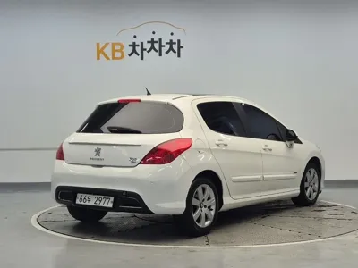 Peugeot 308 2014, 69375 км, за 3577.94 USD