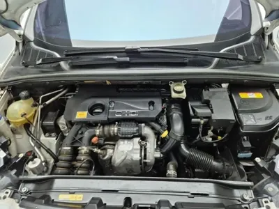 Peugeot 308 2014, 69375 км, за 3577.94 USD