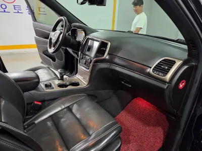 Jeep Cherokee 2014, 121872 км, за 6370.67 USD - фото 18