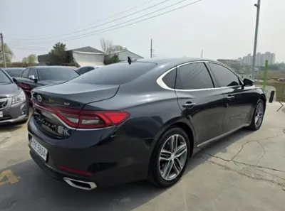Hyundai Grandeur 2017, 113143 км, за 7409.58 USD