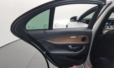 Mercedes-Benz E-Class 2021, 64993 км, за 22102.31 USD - фото 25